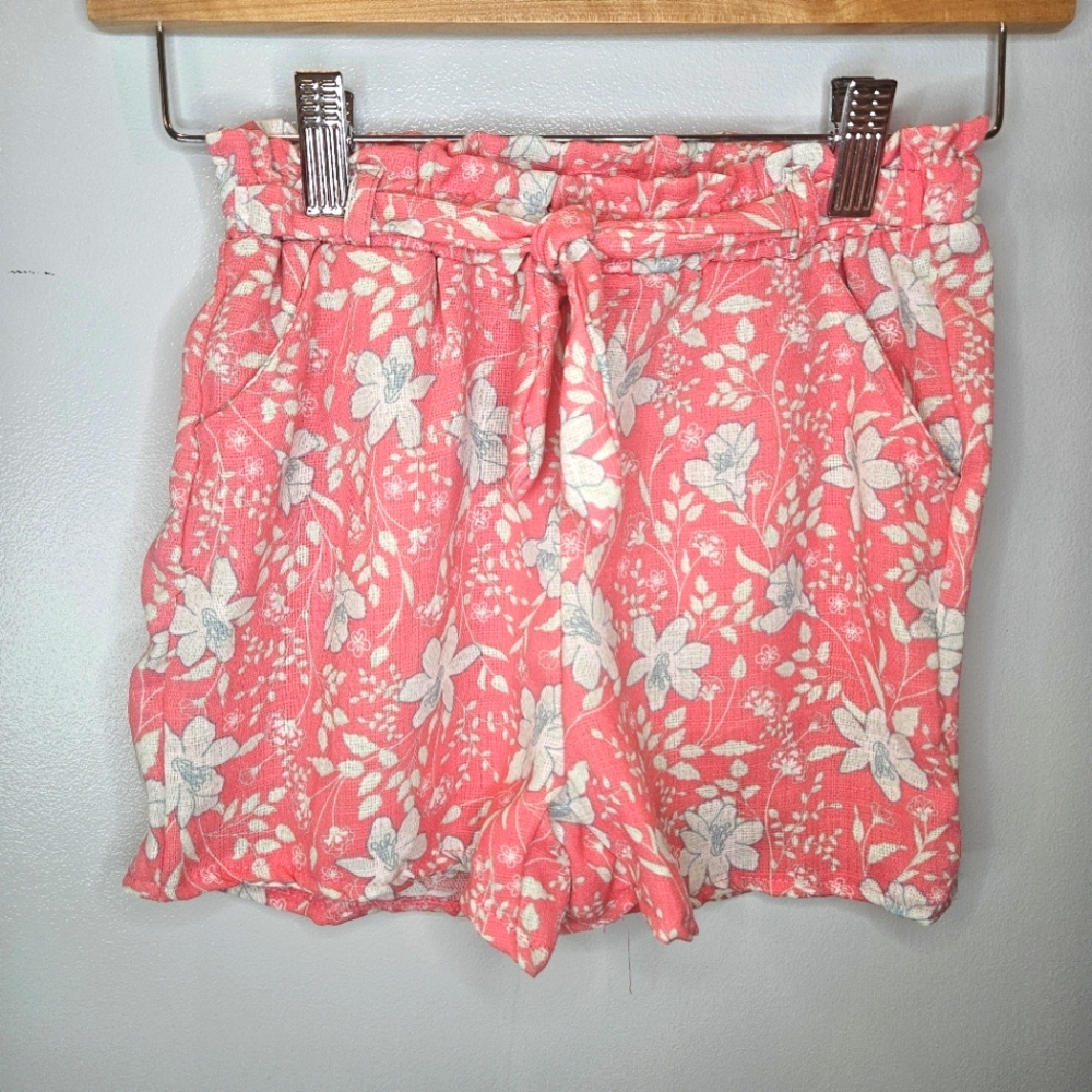 Kensie girl shorts with Paperback waist and tie Size 6